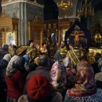 Чин Пассии - вечерня с акафистом Страстям Христовым совершена в Предтеченском храме Калуги. За пост это уже второе подобное богослужение. Традиционно совершено оно было соборно клиром храма
