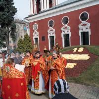 В храме святого пророка Иоанна Предтечи всю Светлую Седмицу будут совершаться по окончании литургии крестные ходы, а вечером - вечерня и утреня пасхальным чином