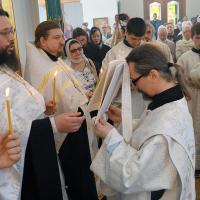 в день перенесения мощей свт. Николая Мир Ликийских Чудотворца на подворье Боровского монастыря в Калуге клирики храма Иоанна Предтечи сослужили за Божественной литургией и погребением клирикам Калужской епархии