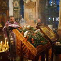 в воскресенье, в Неделю 17-ю по Пятидесятнице, на Воздвижение Честнаго Животворящего Креста Господня в храме святого пророка Иоанна Предтечи в Калуге прошли торжественные богослужения