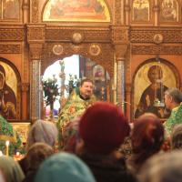 в пятницу, Церковь чтит память святого подвижника земли Русской - преподобного Амвросия Оптинского. В храме святого Иоанна Предтечи в Калуге прошли торжественные богослужения
