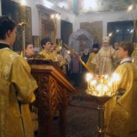 после открытия Рождественского вертепа, митрополит Калужский и Боровский Климент совершил Всенощное бдение в храме святого пророка Иоанна Предтечи