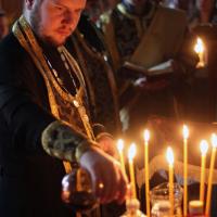5 апреля 2016 года, во вторник четвертой седмицы Великого поста в храме святого пророка Иоанна Предтечи в Калуге будет совершаться Таинство Соборования. Начало исповеди в 15:50, в 16:00 вечернее уставное богослужение, а затем Соборование. Запись на таинство в книжной лавке храма