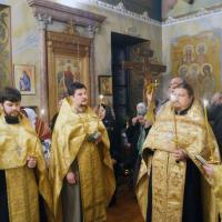 в Неделю 21-ю по Пятидесятнице, в день памяти апостолов от семидесяти Стахия, Амплия, Урвана, Наркисса, Апеллия и Аристовула, в храме святого пророка Иоанна Предтечи в Калуге прошли воскресные богослужения