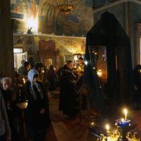 Чин пассии, последний данным Великим постом, в Калужском храме святого пророка Иоанна Предтечи, по уже сложившейся традиции, совершался соборно. Возглавил богослужение настоятель храма игумен Мефодий (Пронькин)