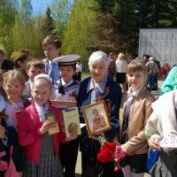 9 Мая - священная дата, самая яркая и торжественная страница нашей страны! Уходят годы, сменяются поколения, но День Победы навечно останется в памяти каждого. Мы отдаем дань глубокого уважения всем ветеранам-фронтовикам, труженикам тыла, тем, чье детство было опалено войной, тем, кто на своих плечах вынес все тяготы лихого времени.