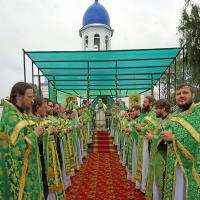 в день, когда Святая Церковь празднует память святого блаженного Лаврентия, Калужского чудотворца, на месте упокоения его честных мощей прошли праздничные богослужения. Божественную литургию в день праздника совершили: митрополит Калужский и Боровский Климент, архиепископ Песоченский и Юхновский Максимилиан, епископ Козельский и Людиновский Никита и епископ Тарусский Серафим, викарий Калужской епархии. Архипастырям Калужской митрополии сослужили клирики храма Иоанна Предтечи: игумен Мефодий (Пронькин), настоятель храма, секретарь Калужской епархии и иерей Александр Беляев