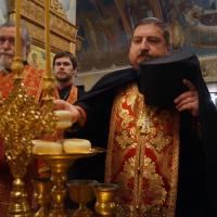 В день памяти новомучеников и исповедников Калужских священномученика Августина, архиепископа Калужского, Иоанна пресвитера, преподобномучеников Иоанникия и Серафима, мучеников Алексия, Аполлона, Михаила, Николая, Анны и Бориса диакона, Ольги и Феоктисты в храме святого пророка Иоанна Предтечи собором духовенства были совершены всенощное бдение и Божественная литургия.