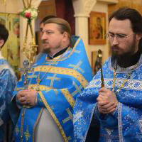 на праздник Казанской иконы Божией Матери, настоятель Предтеченского храма Калуги, секретарь Калужской епархии, игумен Мефодий (Пронькин) сослужил митрополиту Калужскому и Боровскому Клименту за Божественной литургией в Казанском соборе при Казанском девичьем женском монастыре г. Калуги, это первое архиерейское богослужение с момента возвращения собора Русской Православной Церкви