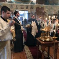 в четверг 6-й седмицы по Пасхе, в праздник Вознесения Господня в храме святого пророка Иоанна Предтечи за богослужениями прославляли Христа открывшего для нас сокровища благости Божией. Накануне вечером, собором духовенства храма, было совершено всенощное бдение с паримиями и литией, предстоял игумен Мефодий (Пронькин)