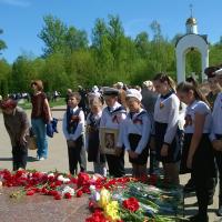В дни празднования годовщины победы в Великой Отечественной войне, учащиеся школы №25 города Калуги, окормляющиеся в храме святого пророка Иоанна Предтечи, приняли в ряде мероприятий почтив память воинов защищавших нашу страну от фашизма