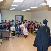 в понедельник, учащиеся 21-й школы города Калуги, при содействии храма святого пророка Иоанна Предтечи, окормляющего данное учебное заведение, посетили с концертной программой социальный центр 