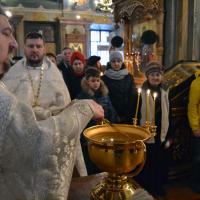Крещение Господа Бога и Спаса нашего Иисуса Христа празднуется в Русской Православной Церкви 19 января, в этот день по всем храмам совершается чин Великого освящения вод - каждый желающий может набрать себе Крещенской святой воды на целый год