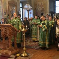 в день памяти праведного Иоанна Кронштадского, чудотворца, Божественную литургию в храме святого пророка Иоанна Предтечи совершил настоятель храма, секретарь Калужской епархии, игумен Мефодий (Пронькин). Отцу настоятелю сослужил иерей Павел Степанюк и протодиакон Василий Савельев