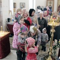 на Родительскую субботу, в храме Успения Пресвятой Богородицы, что в селе Ахлебинино, священником Евгением Холявко была совершена Божественная литургия святителя Иоанна Златоуста. Богослужебный день начался с утренних молитв, сменившихся часами, на которых совершалась исповедь для желающих