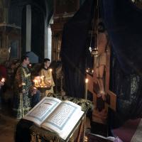 Вечером 25 апреля, на утрени Великого Пятка, духовенством храма святого пророка Иоанна Предтечи, были прочитаны двенадцать Страстных Евангелий, рассказывающих о последних событиях от молитвы Христа в Гефсиманском саду, до положения Его во гроб