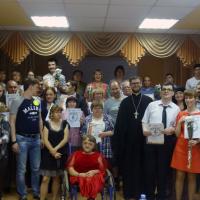 Представители Духовно-просветительского центра «Предтеченский» во главе с клириком храма иереем Павлом Степанюком посетили первый фествиваль-конкурс «Созвездие талантов», который проходил в Центре социального обеспечения и реабилитации «Забота»