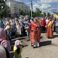в Неделю 6-ю по Пасхе, о слепом в храме святого пророка Иоанна Предтечи были совершены воскресные богослужения - накануне вечером собором духовенства всенощное бдение, утром две Божественные литургии