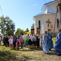 на Успение Пресвятой Богородицы, храм села Алебинино отмечает свой престольный праздник, в стенах храма собралась вся община, а также её гости - братья и сёстры из Москвы и Самары. Божественную литургию совершали иерей Сергий Бескоровайный, окормлявший приход до 2016 года, иерей Евгений Холявко, окормляющий приход с 2016 года до нынешнего времени