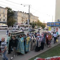 вечером в храме святого пророка Иоанна Предтечи был совершен чин погребения Пресвятой Богородицы. Богослужение возглавил настоятель храма игумен Мефодий (Пронькин), которому сослужили иерей Павел Рогожин, иерей Павел Степанюк, протодиакон Василий Савельев и диакон Виктор Староста