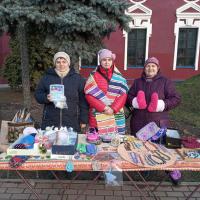 на праздник Святителя Николая Чудотворца у стен Предтеченского Храма состоялась Вторая Благотворительная ярмарка по сбору средств для лечения Ярослава. В ней приняли активное участие Предтеченский музей «Истоки», Воскресная школа, Вечерняя школа, родители детей-инвалидов Центра «Город Надежды».
