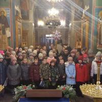 Калуга славила родившегося Богомладенца Христа - город освятило пение Рождественских колядок, более 30 коллективов приняли участие в ежегодном торжестве. Традиционно началось колядование в покоях митрополита Калужского и Боровского Климента, первыми поздравить своего архипастыря пришли воспитанники духовных школ митрополии