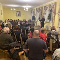 в Духовно-просветительском центре Предтеченский, что действует при храме святого пророка Иоанна Предтечи в Калуге, состоялся Рождественский литературно-музыкальный вечер, в котором приняли участие писатели, поэты и музыканты нашего края, ведущим вечера выступил клирик Предтеченского храма священник Павел Степанюк