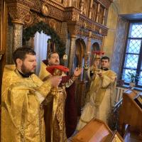 в храме святого пророка Иоанна Предтечи были совершены воскресные богослужения Недели 33-й по Пятидесятнице. Также в этот день чтится память святых мучеников Инны, Пинны и Риммы - история русских святых мучеников, проливших свою кровь за Христа, начинается еще во времена апостольские – в те времена, когда крестить наших предков шел с проповедью о спасении святой апостол Андрей