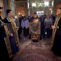 вечер понедельника Великого поста, завершился в храме святого пророка Иоанна Предтечи великим повечерием, за которым была прочитана первая часть Великого покаянного канона святого преподобного Андрея Критского