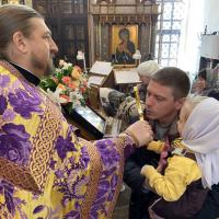 Русская Церковь празднует обретение мощей блаженной Матроны Московской, праздник установлен в честь событий, относящихся к 1998 году, когда 8 марта по благословению Святейшего Патриарха Московского и всея Руси Алексия II на Даниловском кладбище в Москве были обретены честные останки подвижницы благочестия XX века