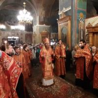 вечер - всенощное бдение под Усекновение честной главы пророка, предтечи и крестителя Господня Иоанна в Предтеченском храме Калуги совершил викарий Калужской епархии епископ Тарусский Иосиф