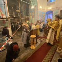 Вселенская Церковь вспоминает великого угодника Божия - святителя Николая, Мир Ликийского, чудотворца. Вот уже семнадцать веков память о любвеобильном старце передается из поколения в поколение - не счесть чудес полученных людьми по молитвам к святителю