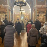 в храме святого пророка Иоанна Предтечи в Калуге были совершены вечерние богослужения - вечерня с пением акафиста заступнице земли Калужской Пресвятой Богородице, а затем особое молебное пение на Новолетие
