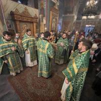 Святая Русская Церковь чтит своего великого подвижника преподобного Серафима Саровского - его преставление и второе обретение мощей. В храме святого пророка Иоанна Предтечи в Калуге святому были совершены всенощное бдение и Божественная литургия, возглавил богослужения настоятель храма, секретарь Калужской епархии, игумен Мефодий (Пронькин)