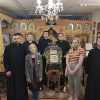 ребята из молодёжного движения 