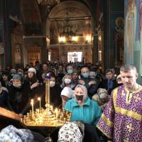 Великий Четверг, в богослужении воспоминаются четыре важнейших события из жизни Христа Спасителя: Тайная Вечеря, на которой Господь установил новозаветное таинство святой Евхаристии; омовение ног ученикам в знак глубокого смирения и любви к ним; молитва в саду Гефсиманском и предательство Иисуса Христа Иудою на страдания и смерть