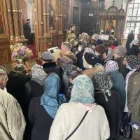 в Великую Среду, в храме святого пророка Иоанна Педтечи в Калуге была совершена последняя литургия Преждеосвященных Даров. Богослужебный день начался накануне вечером с великого повечерия и утрени с первым часом, на утрене, особым напевом поется 