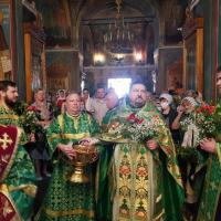 в День Святой Троицы, день когда в схождении Духа Святого на апостолов родилась Церковь Христова, в храме святого пророка Иоанна Пророка Иоанна Предтечи были совершены праздничные богослужения. Вечером Всенощное бдение с литией, утром две Божественные литургии