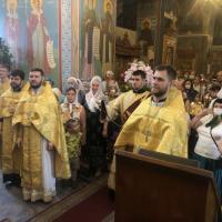 Святая Церковь чтит первоверховных апостолов Петра и Павла, мужей особо потрудившихся в преумножении количества христиан по всему миру. Накануне вечером было совершено всенощное бдение с литией - предстоял игумен Мефодий (Пронькин), настоятель храма, секретарь Калужской епархии. Утром были совершены две Божественные литургии