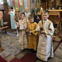 в Неделю 4-ю, день памяти преподобного Сергия Радонежского, преподобномучениц великой княгини Елисаветы и инокини Варвары, в храме святого пророка Иоанна Предтечи в Калуге были совершены воскресные богослужения - накануне вечером всенощное бдение с литией