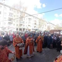 29 апреля, в Светлую Пятницу, в храме святого пророка Иоанна Предтечи в Калуге были совершены Пасхальные богослужения - накануне вечерня и утреня Пасхальным чином, утром Божественная литургия и водосвятный молебен с Крестным ходом