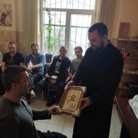духовно-просветительский миссионерский центр храма в честь Святого Пророка, Предтечи и Крестителя Господня Иоанна совместно с хором Калужской духовной семинарии совершил поездку в реабилитационный центр для страдающих алкогольной и наркотической зависимостью для поздравления подопечных центра с праздником Христова Воскресения