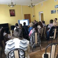 в зале Предреченного духовно-просветительского центра состоялась вторая встреча-семинар родителей Воскресной школы с Войтенко Татьяной Павловной – кандидатом психологических наук, доцентом кафедры Пастырского душепопечения Сретенской духовной академии, ассоциированным научным сотрудником Института психологии РАН