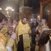 Неделя 5-я по Пятидесятнице, святых царственных страстотерпцев, в Калужском храме святого пророка Иоанна Предтечи были совершены праздничные воскресные богослужения. По обыкновению, накануне вечером было совершено собором духовенства Всенощное бдение, предстоял игумен Мефодий (Пронькин), настоятель храма, секретарь Калужской епархии