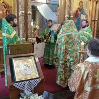 Церковь Русская чтит обретение святых мощей своего подвижника преподобного и богоносного Сергия, игумена Радонежского. Пред началом строительства нового храма во имя Живоначальной Троицы на месте деревянного, освященного 25 сентября 1412 года, Преподобный явился одному благочестивому мирянину и велел известить игумену и братии: 