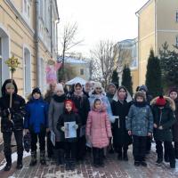 Воскресная школа Предтеченского храма участвовала в городском колядовании. Первой точкой пешего маршрута учащихся школы, педагогов и родителей была Калужская Епархия, где они поздравили Владыку Климента с Рождеством Христовым стихами, танцем, колядками и дарили подарки