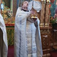8 апреля, православие отмечает праздник Лазарева суббота. Святой праведный Лазарь, брат Марфы и Марии, жил в селении Вифания, недалеко от Иерусалима. Во время Своей земной жизни Господь Иисус Христос часто посещал дом Лазаря, которого очень любил и называл Своим другом, а когда Лазарь умер и уже четыре дня пролежал во гробе, Господь воскресил его из мертвых. Многие иудеи, услышав об этом, приходили в Вифанию и, удостоверившись в действительности этого величайшего чуда, становились последователями Христа.