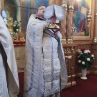 Страстная неделя — шесть самых важных дней в году в жизни христианина. Каждый день — особая службы и особый смысл.  4 мая в храме святого пророка Иоанна Предтечи были совершены богослужения Великой Субботы - часы, изобразительны и вечерня с литургией святителя Василия Великого, последование достаточно долгое, но очень торжественное, особенностью является прочтение пятнадцати паримий, содержащих пророчества о воскресении Христа.
