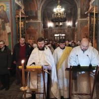 6 января, в навечерие Рождества Христова, Рождественский сочельник, в храме святого пророка Иоанна Предтечи в Калуге были совершены праздничные богослужения. Вечером были совершены вечерня и утреня. Утром служили особые Царские часы - часы совершаются по центру храма с чтением Евангелия. Затем собором духовенства были совершены вечерня и литургия Василия Великого.