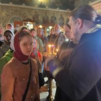 По сложившейся традиции многих лет в Великий пост дети, педагоги и родители воскресной школы Предтеченского духовно-просветительского центра совместно участвуют в таинствах Исповеди и Причастия, так было и в этом году.
